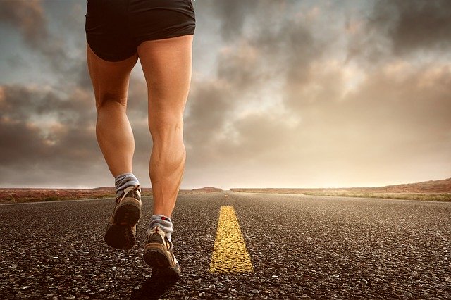 Je bekijkt nu Pijntjes bij het hardlopen. Wat kan je er aan doen?