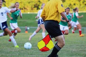 Lees meer over het artikel Scheidsrechtershorloges: De Ultieme Tool voor Precieze Tijdwaarneming op het Voetbalveld