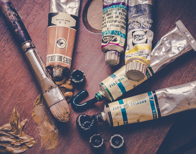 Verf, potlood en kleur: een reis door de wereld van technieken, materialen en kunstgeschiedenis Verf, potlood en kleur: een reis door de wereld van technieken, materialen en kunstgeschiedenis