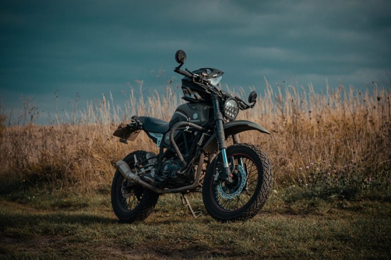 Wanneer moet je motorbanden vervangen? Ontdek de belangrijkste signalen