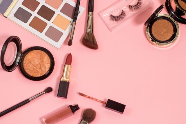 Was verwenden, wenn Sie keine Wimperntusche haben? Wie macht man Mascara?