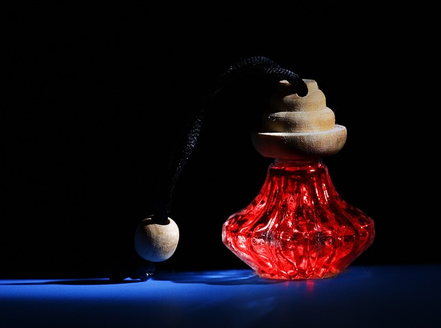 Duik in de wereld van parfum: van geschiedenis en soorten tot productie en de kracht van geur Duik in de wereld van parfum: van geschiedenis en soorten tot productie en de kracht van geur