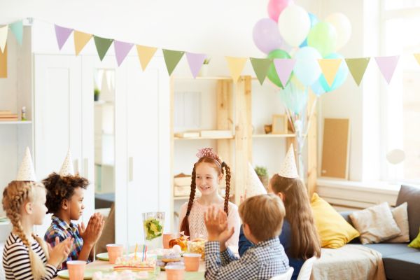 Geburtstagsfeiern zum Thema Essen für Kinder