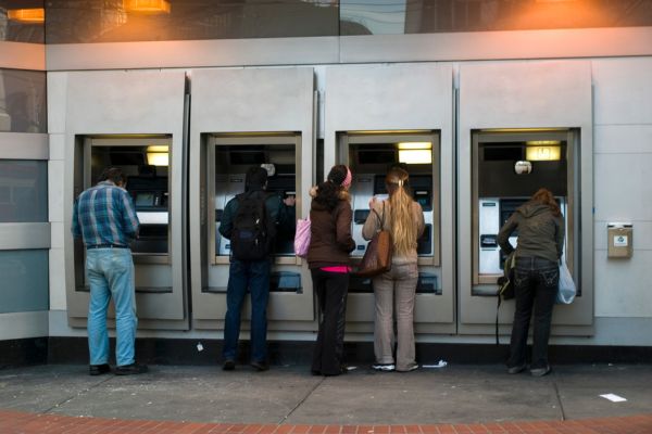 Première banque de commodité près de chez moi : emplacements, succursales, guichets automatiques