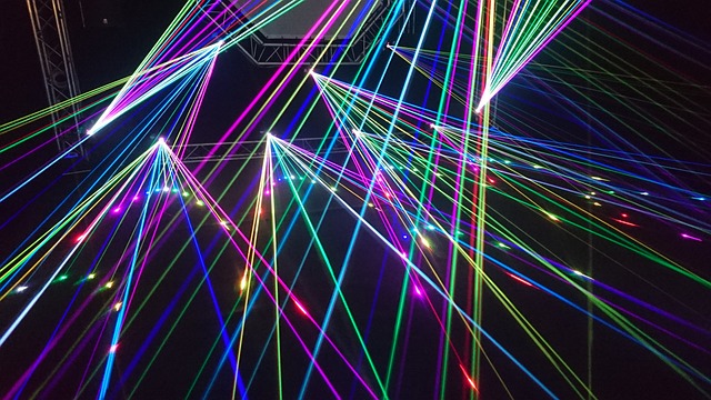 De essentie van dj-apparatuur: draaitafels, mixers, controllers, interfaces, software, apps en hoofdtelefoons De essentie van dj-apparatuur: draaitafels, mixers, controllers, interfaces, software, apps en hoofdtelefoons