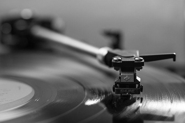 Harmonie van noten: een reis door muziektheorie, genres, geschiedenis en haar invloed op de psyche Harmonie van noten: een reis door muziektheorie, genres, geschiedenis en haar invloed op de psyche
