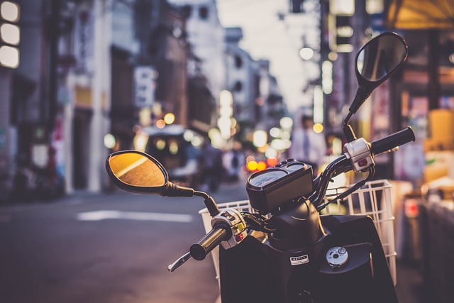 Veilig rijden en onderhouden van je motor: helmen, bagage-oplossingen, verlichting en reparatie-uitrusting Veilig rijden en onderhouden van je motor: helmen, bagage-oplossingen, verlichting en reparatie-uitrusting