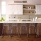 Keuken eiland met barstoelen