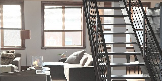 Hoe je een grijs interieur warm en persoonlijk maakt