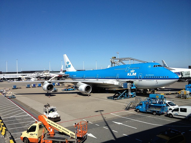 Aanbestedingen en duurzaamheid op Schiphol: een strategische aanpak Aanbestedingen en duurzaamheid op Schiphol: een strategische aanpak