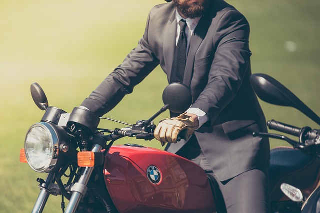 Van historische elegantie tot hedendaags chic: de complete reis door de wereld van tuxedos Van historische elegantie tot hedendaags chic: de complete reis door de wereld van tuxedos