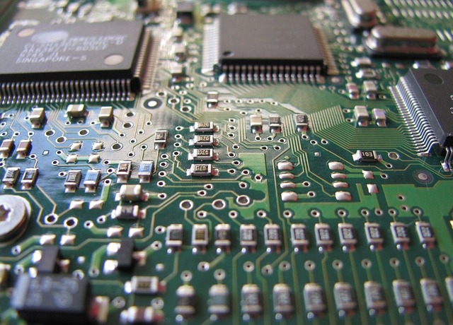 Verkenning van circuitontwerp, digitale en analoge elektronica, micro-elektronica en halfgeleiders Verkenning van circuitontwerp, digitale en analoge elektronica, micro-elektronica en halfgeleiders