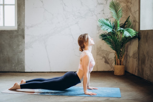 Dit zijn de belangrijkste oefeningen tijdens een Yin Yogales yoga