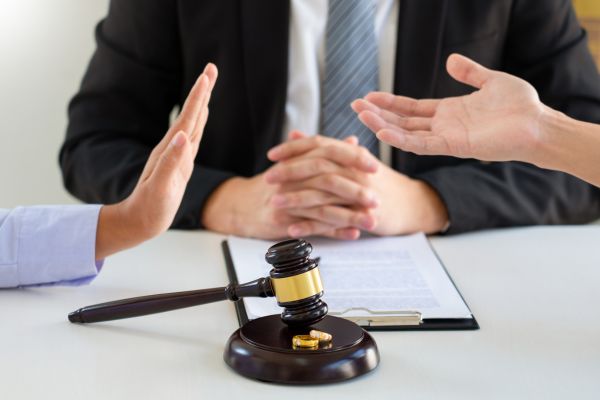 Was ist der Unterschied zwischen einem Anwalt und einem Barrister? (Aktualisierung 2023)