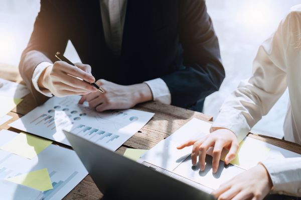 Wie dieser Manager der Capital Group von einer Karriere in der Finanzberatung zu wirkungsorientiertem Investieren wechselte