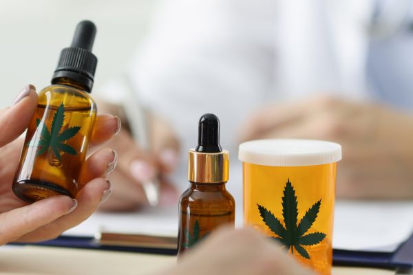 Nevada lockert die Lounge-Regeln für den Marihuana-Konsum und stellt erste Lizenzen aus