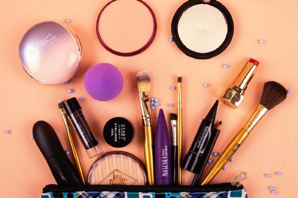 Nehmen Sie an unseren Wettbewerben „Warum ich kamerataugliche Kosmetik liebe“ und #mytopbeautytip teil!