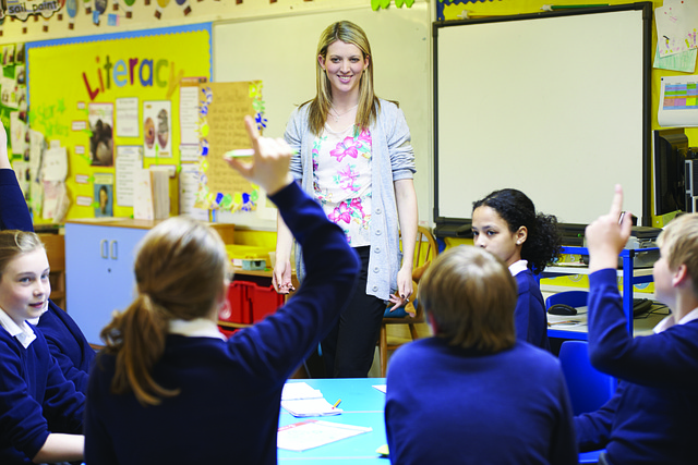 Hoe logopedie kinderen helpt beter te leren communiceren in de klas