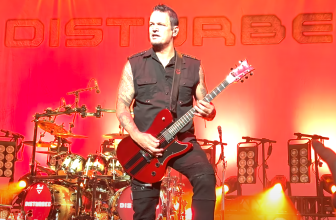 DAN DONEGAN dei DISTURBED spiega perché fare album nel 2022 fa schifo