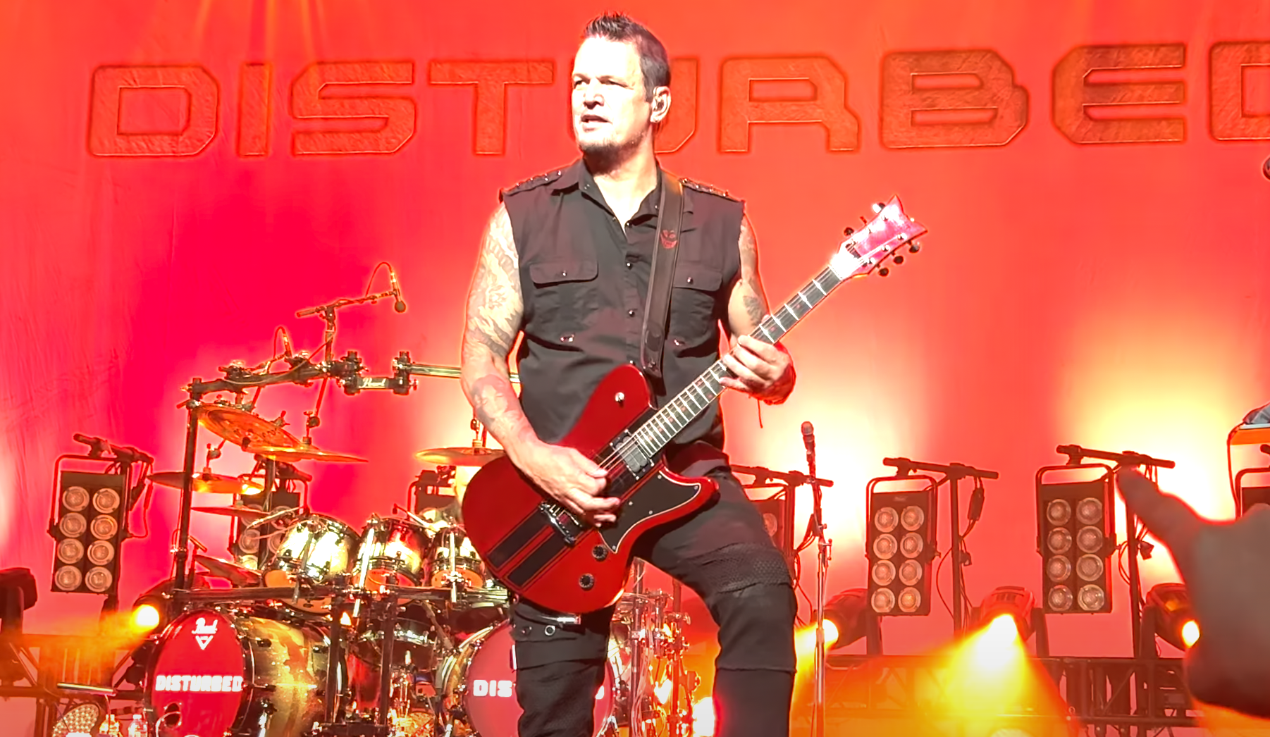 DAN DONEGAN dei DISTURBED spiega perché fare album nel 2022 fa schifo