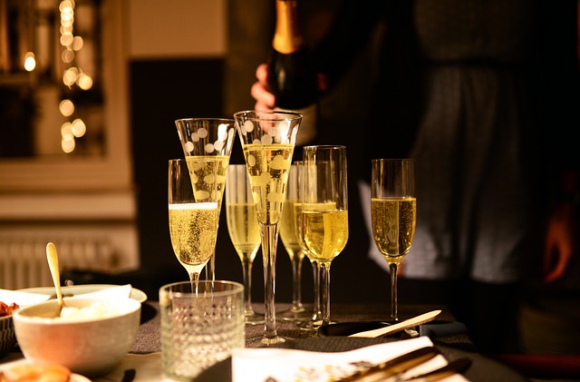De verfijnde wereld van Dom Perignon: bubbels van luxe en traditie De verfijnde wereld van Dom Perignon: bubbels van luxe en traditie