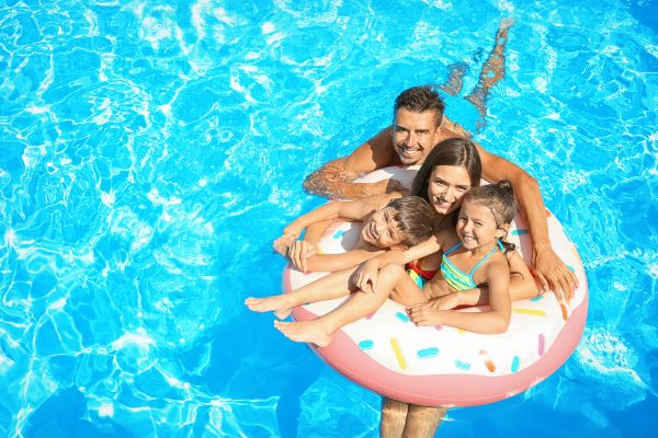 Wir feiern den Pool-Tag im April 2023