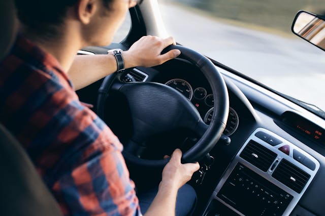 Hoe vind je de beste rijlessen in Amsterdam? rijlessen