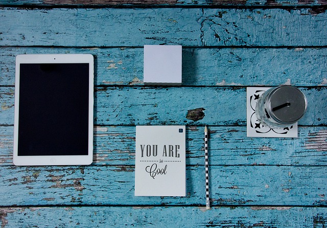 De ultieme iPad-houder voor comfortabel gebruik De ultieme iPad-houder voor comfortabel gebruik