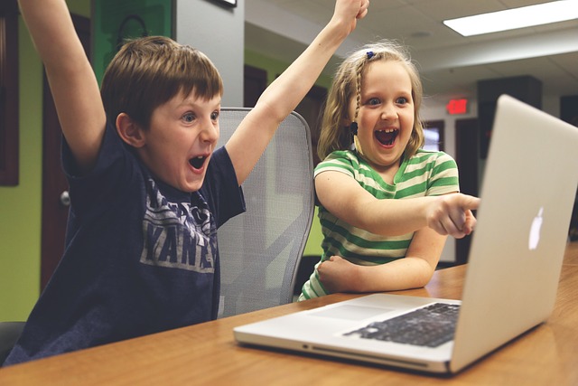Essentiële computeraccessoires: van muizen tot monitoren, opslag en audiovisuele hulpmiddelen Essentiële computeraccessoires: van muizen tot monitoren, opslag en audiovisuele hulpmiddelen