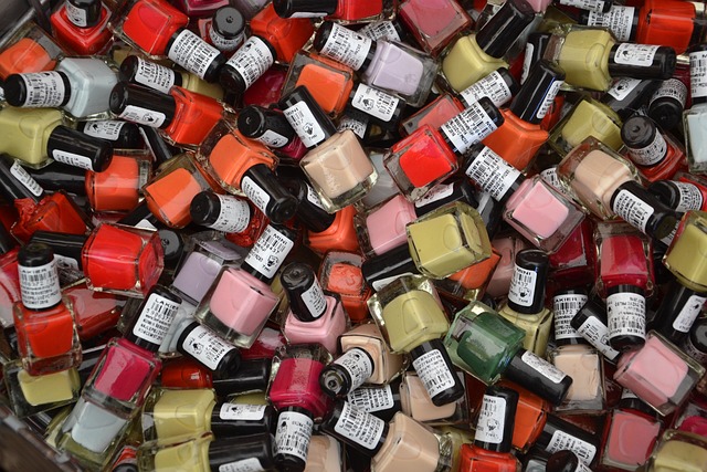 Zo verzorg je je nagels met een uv-lamp voor een stralende look Zo verzorg je je nagels met een uv-lamp voor een stralende look