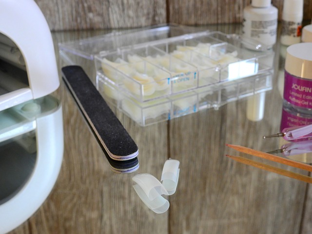 Gelnagels verwijderen: doe-het-zelf tips en trucs Gelnagels verwijderen: doe-het-zelf tips en trucs